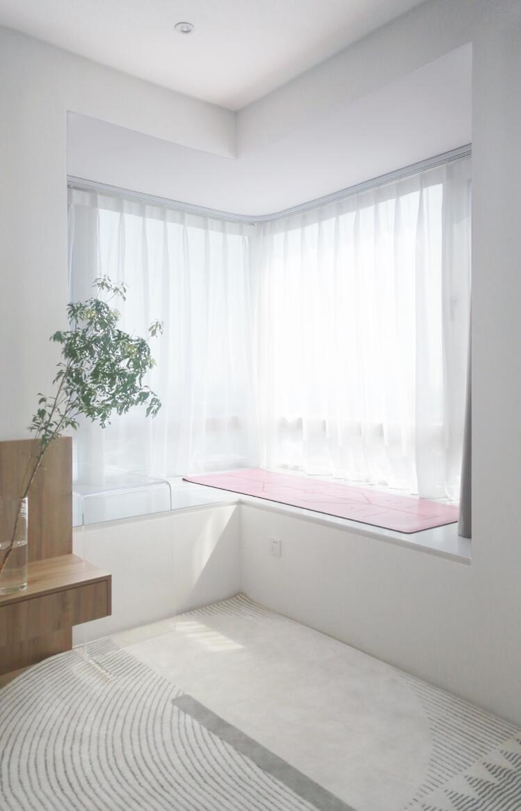 不要窗套，木门做到顶，她130㎡新家，一进门就感觉很清爽