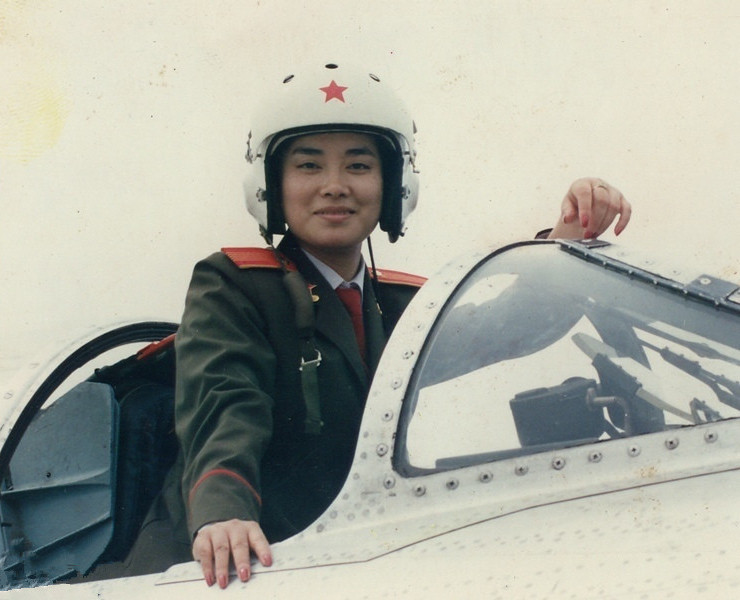 毛阿敏：40岁嫁百亿富商，43岁生二胎，58岁丈夫去世独自养2娃