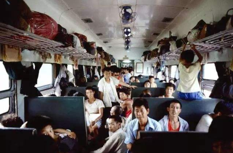 1993年，浙江大姐给落难少年10块钱，少年寻她20年，拿100万报恩