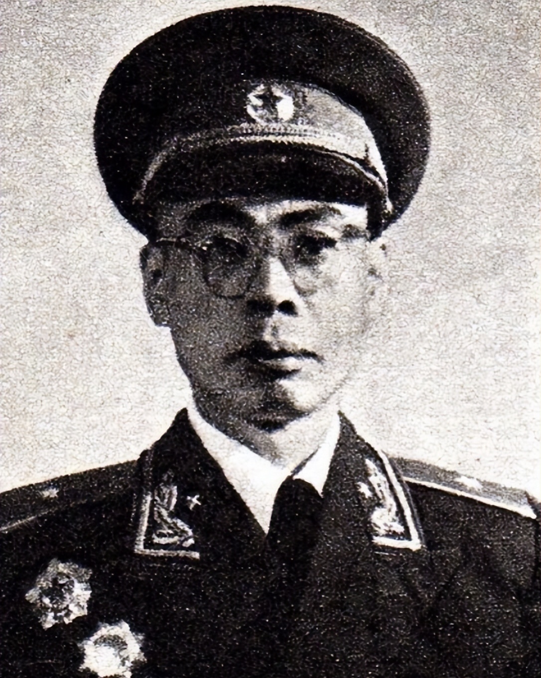 尤文老板中国女友（“京圈公主”朱珠：家世媲美韩雪，与顶级富豪恋爱，37岁嫁平庸男）