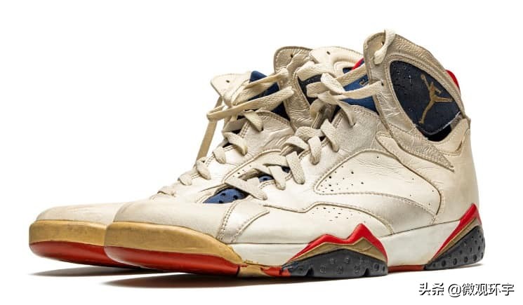 一双运动鞋的价钱是176元（比房子还贵的10双运动鞋，你见过几双？）-趣拿体育