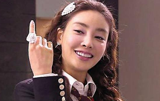 “人间惨剧”张紫妍：被31位大佬性侵后自尽，却无人能为她申冤