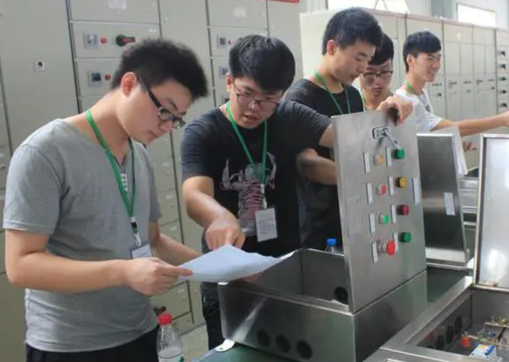 理工科学生，报什么专业有“钱途”，专业“钱景”榜单了解一下