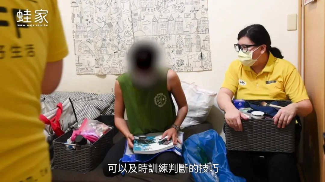 10㎡卧房，乱到看不见地板！8小时整理收纳后，衣柜重新呼吸了