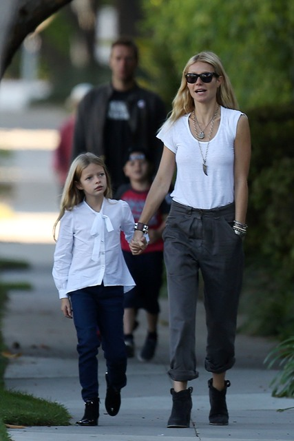 没长残！好莱坞神颜星二代近照曝光，网友惊呼认不出：长这么大了