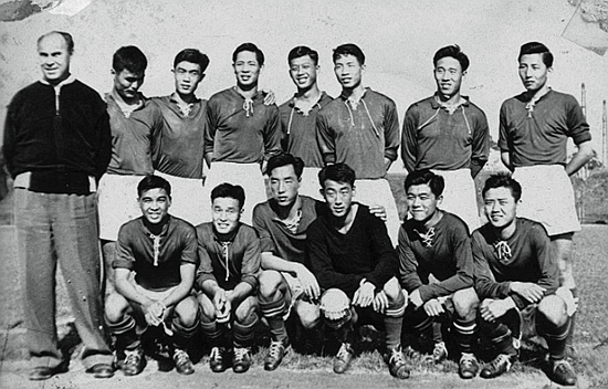 1960年中国足球开始走下坡路，贺龙下令解散国足：到部队整顿作风