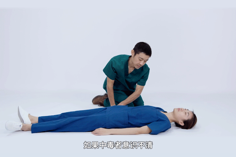 老人“偷韭菜”包饺子，导致孙子中毒，这种“毒物”太难分辨