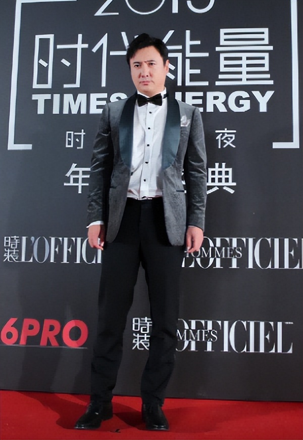 明明有1米8的大高个，但看起来很“矮”的12位男星，个个让人意外