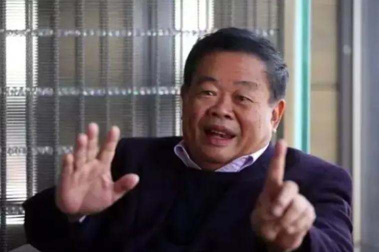 玻璃行业王者曹德旺（曹德旺坦言没有借助哥哥的任何资源）