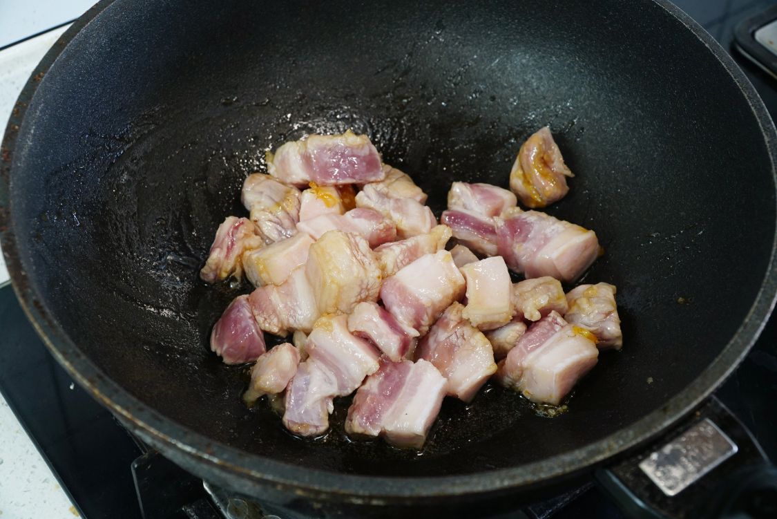 春天，菜市場碰上它別放過，和五花肉燜一鍋，味道真是香得厲害