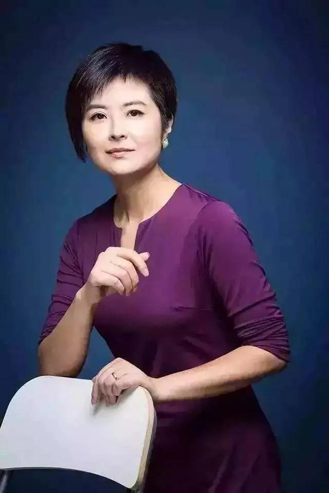 央视主持人张泉灵，10张精美的照片