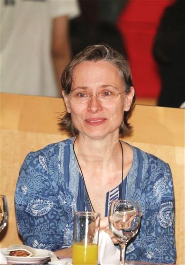 康粹兰:与周华健从夫妻到"姐弟"再到"母子",幸福背后有泪水