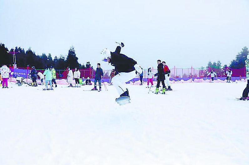 明月山滑雪单板需要加钱吗(江西人的冰雪之约)