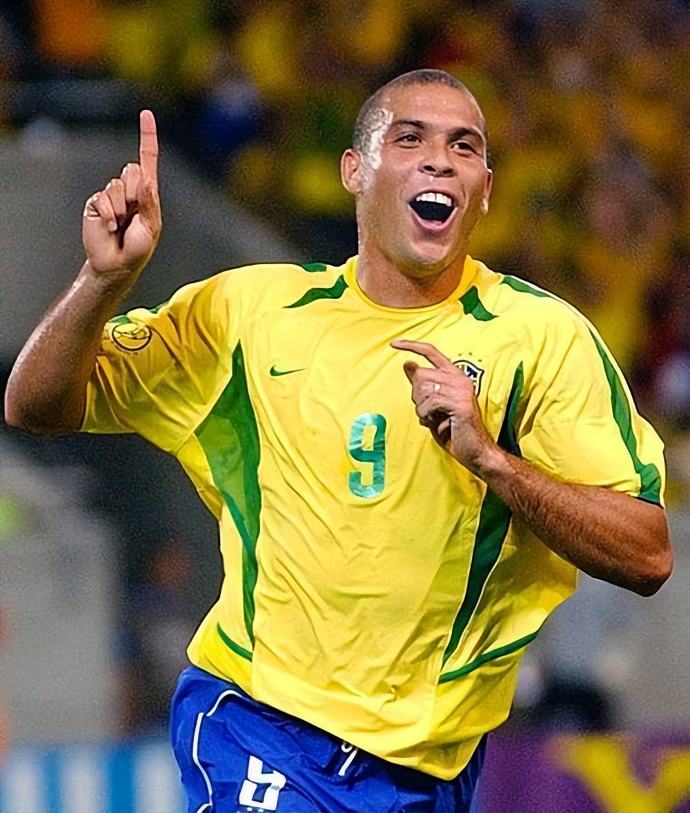 欧冠为什么没人黑大罗（实力不逊老马、贝利，创造“钟摆过人”，罗纳尔多为何不是球王？）