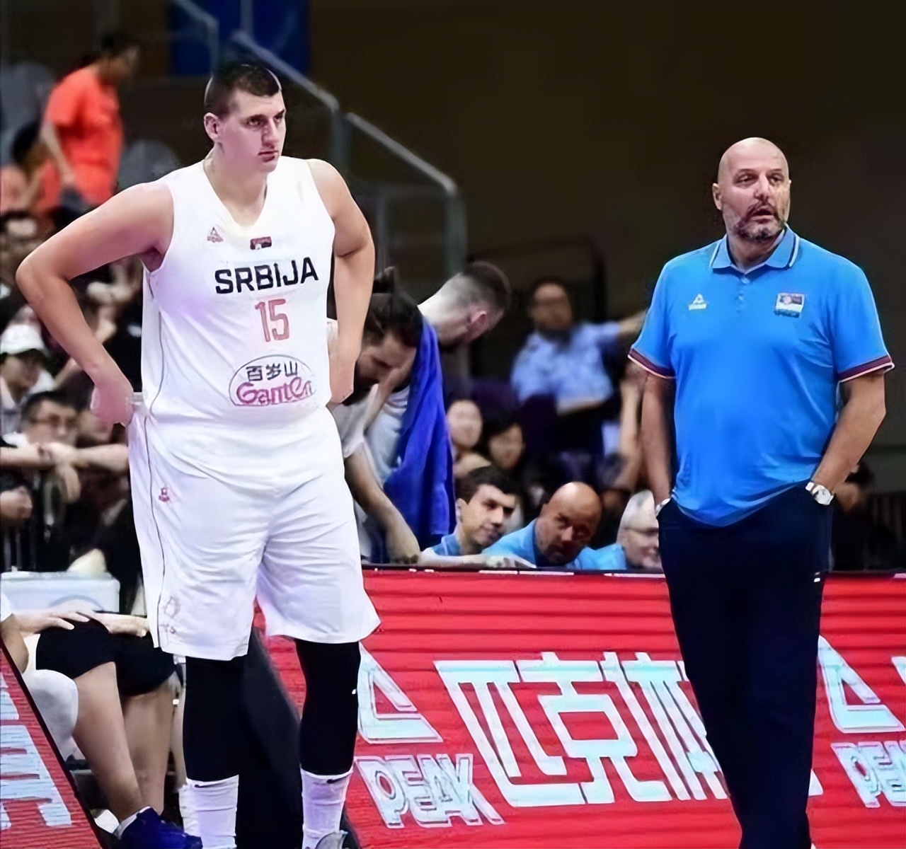 为什么nba球员越来越瘦（身材变化如此大！锡安胖成300斤大圆球，一小将因胃病致骨瘦嶙峋）