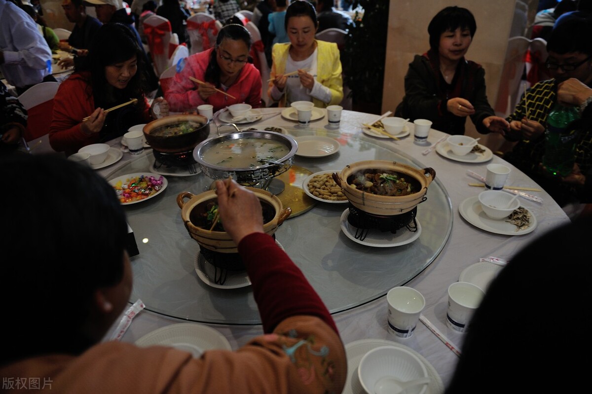 赏脸吃个饭可以怎么表达（学会一些礼仪小技巧）