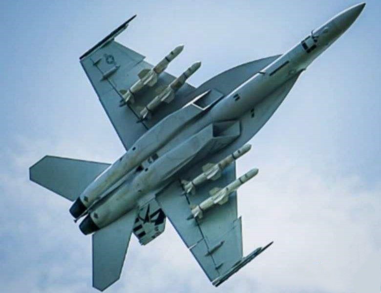 ��½̬����ǿӲ������������ĸ���̨�����򣬺�6Ѳ��̨����