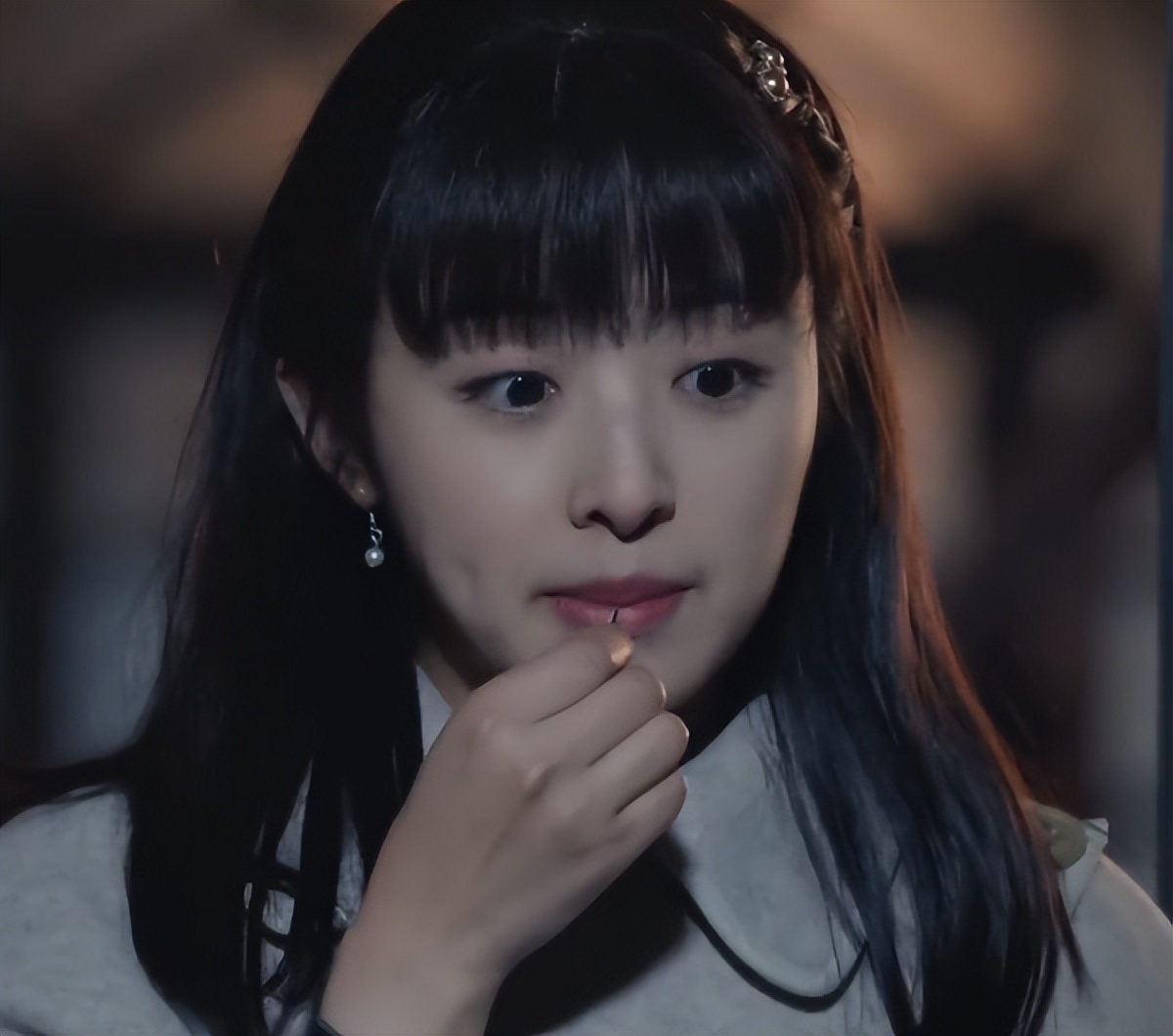 积压三年仍是烂剧，《一代洪商》年轻人演技拉胯，而剧情狗血雷人