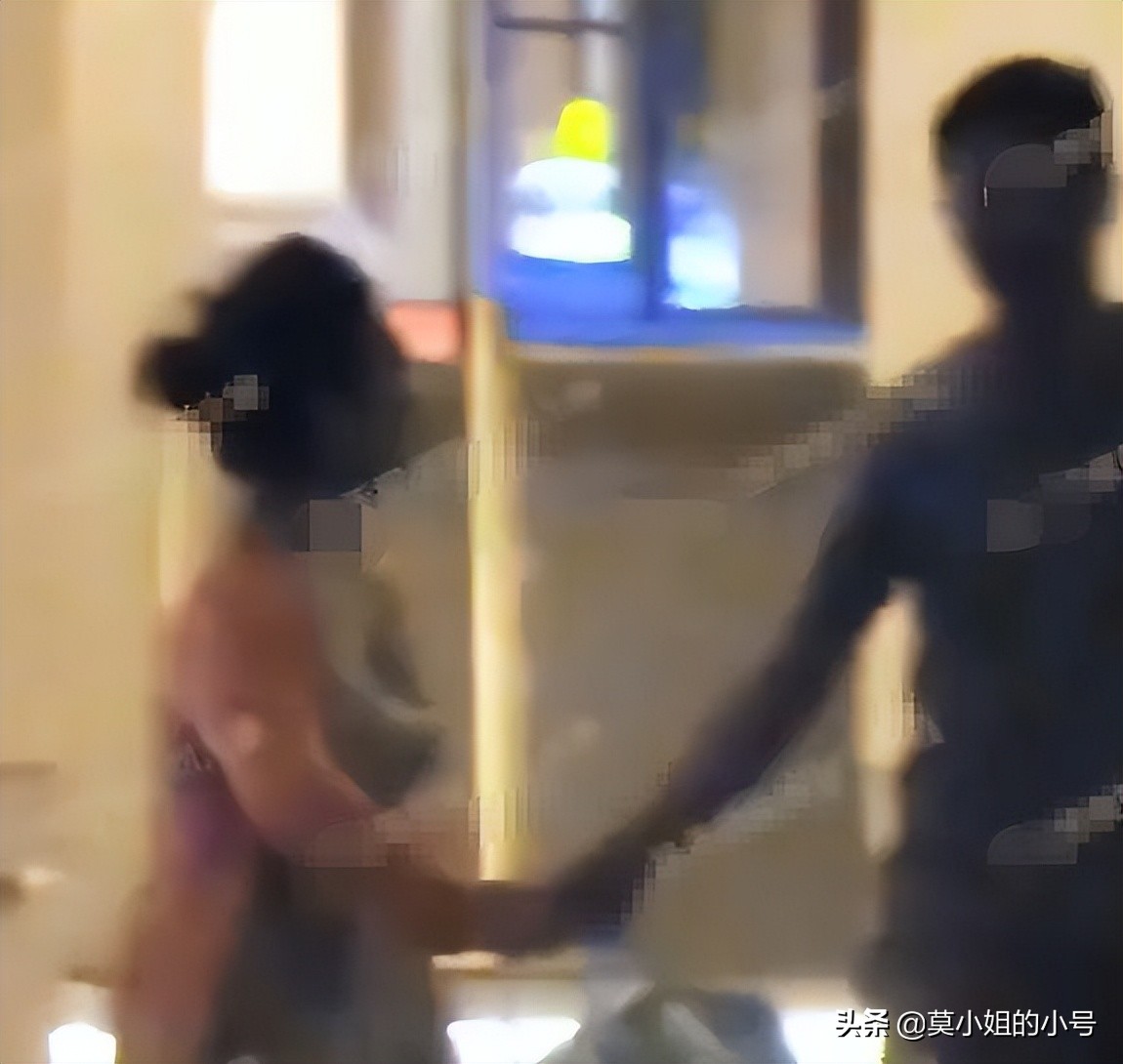 周末两天爆出8个瓜，新恋情、哭穷卖惨、车祸死亡，个个都是大瓜