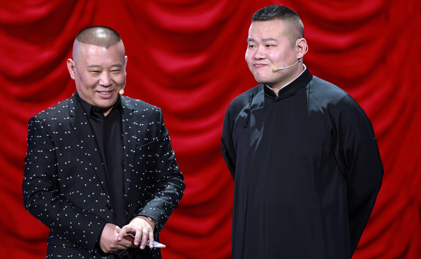 铁群觉得他长相喜感且做事卖力,便推荐他可以去"北京相声大会"当学徒