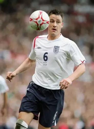 英格兰著名足球运动员(三狮军团！21世纪英格兰最伟大的五位球员！双德问题谁能解决？)
