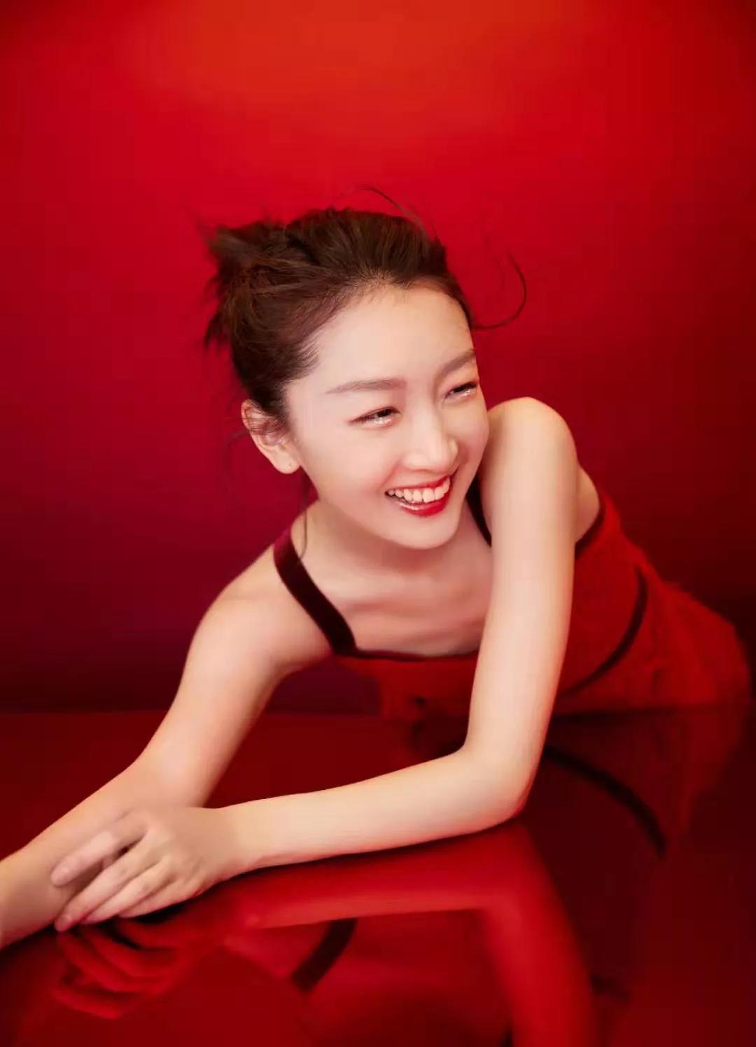 Zhou Dongyu Had to Hide Under Wigs For Half a Year - DramaPanda