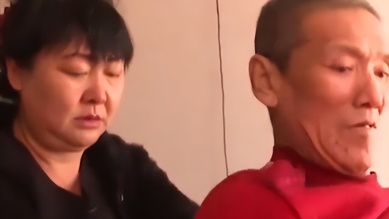 父母双亡，辽宁姑娘照顾瘫痪哥哥27年，至今55岁还未出嫁