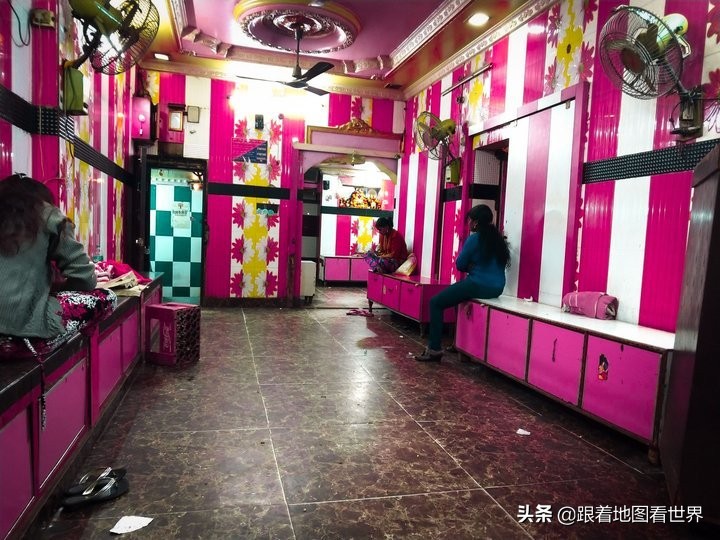 在印度性工作既不是非法，也不是合法，三哥警察为何对女性施暴？