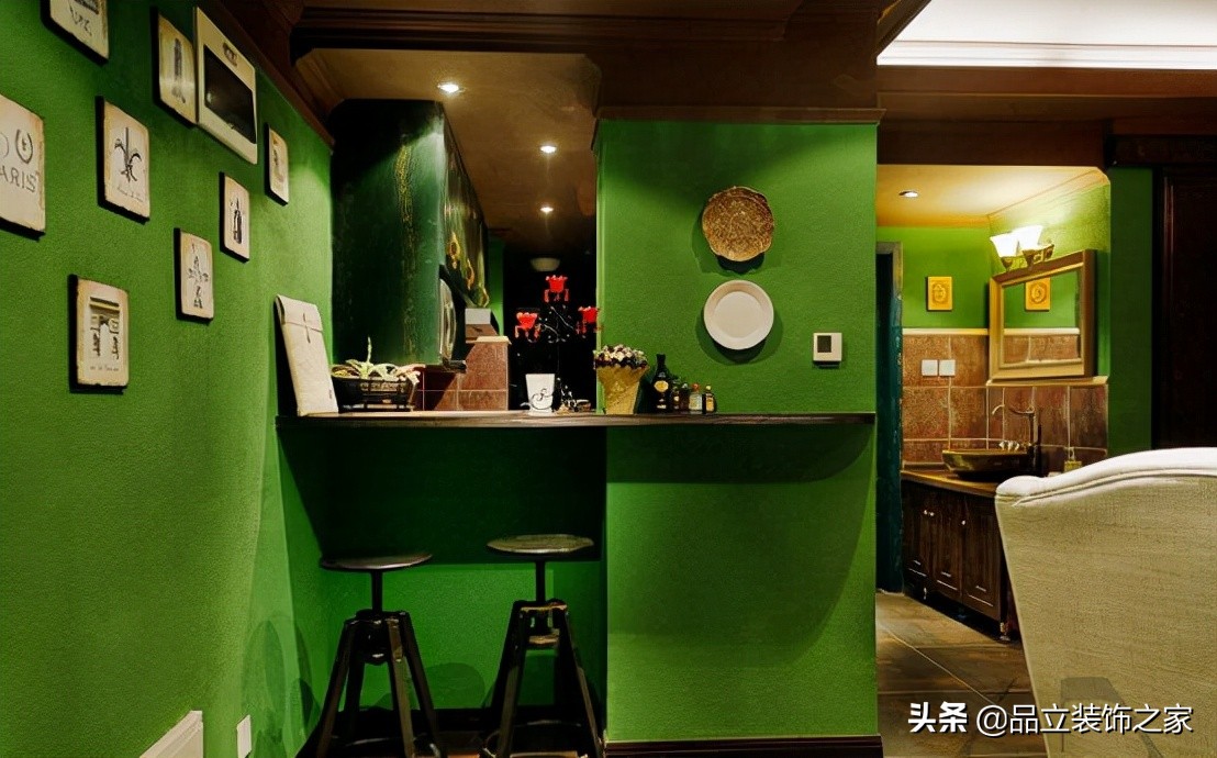 墨绿色配什么颜色好看 绿色配色效果图大全-百科叔叔