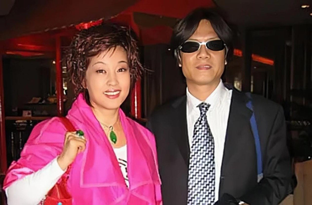 沧桑阿峰：难忘和刘晓庆两年婚姻，余生只想做儿子的好父亲