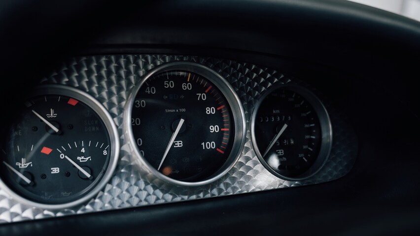 售价1.14亿美元的布加迪四门轿车：世界上仅存的布加迪EB112