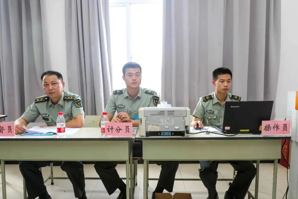 大学生迎来好消息，22年参军有希望保送军校，“前提条件”要了解