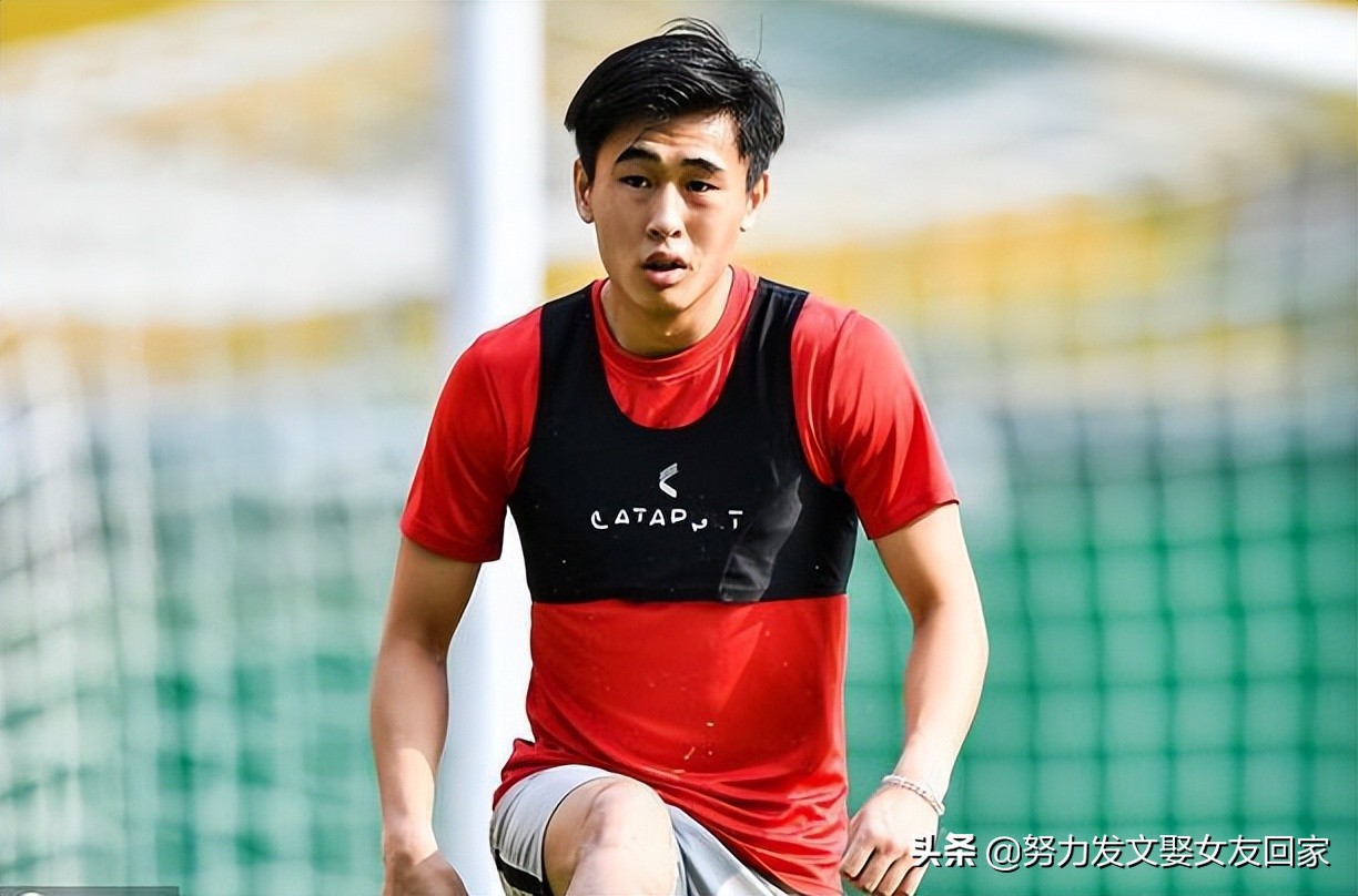 韓國對中國足球（從2-1到3-0！中國男足三殺韓國，新帥興奮：拒絕回傳，主打?qū)?zhàn)）