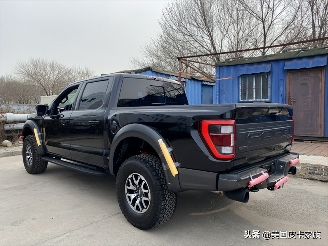 22款福特猛禽，港口现车，全新升级后悬挂，皮卡也可以这样舒适