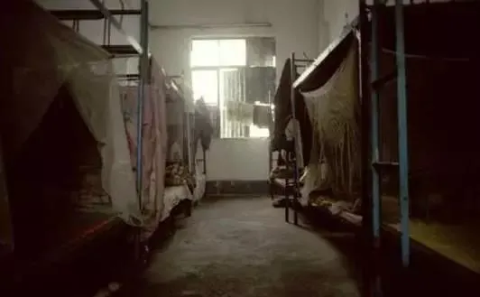 中国大学宿舍十大等级,你住在第几级?看到第3个我酸了...