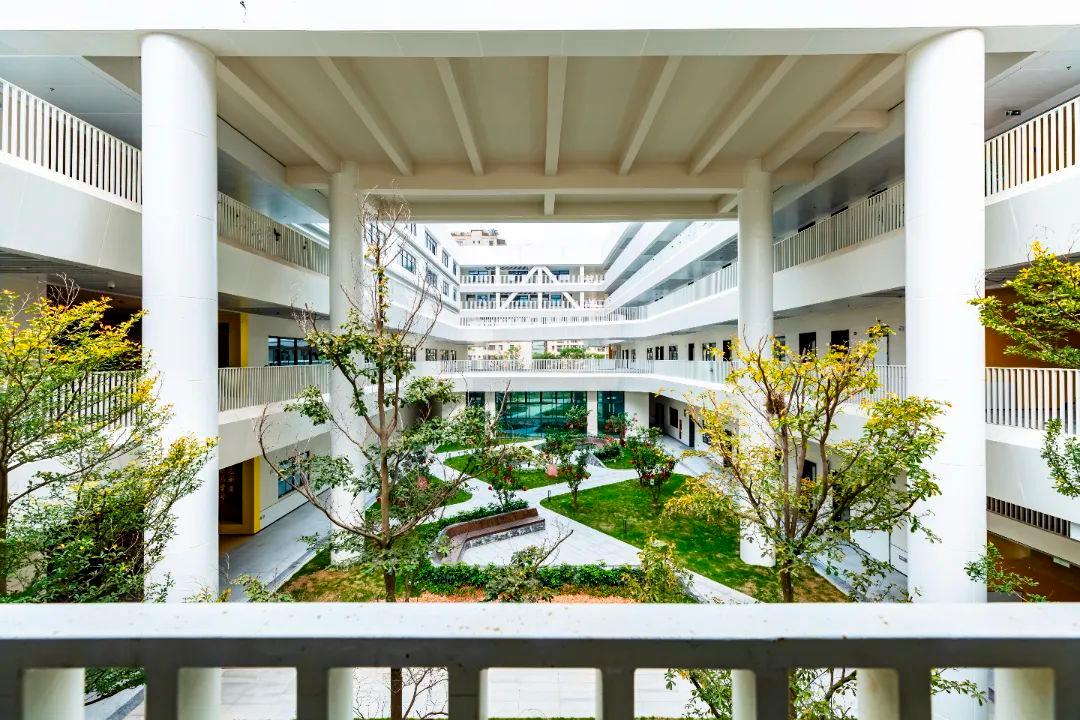 深圳市紅山中學(xué):創(chuàng)造璀璨新星 筑夢(mèng)希望未來(圖6) 深圳市紅山中學(xué):創(chuàng)造璀璨新星 筑夢(mèng)希望未來(圖6)