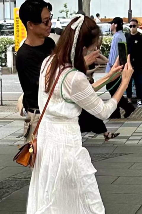 有网友认出了林志玲想和她进行合影,但是都被委婉的拒绝了,不过这并没