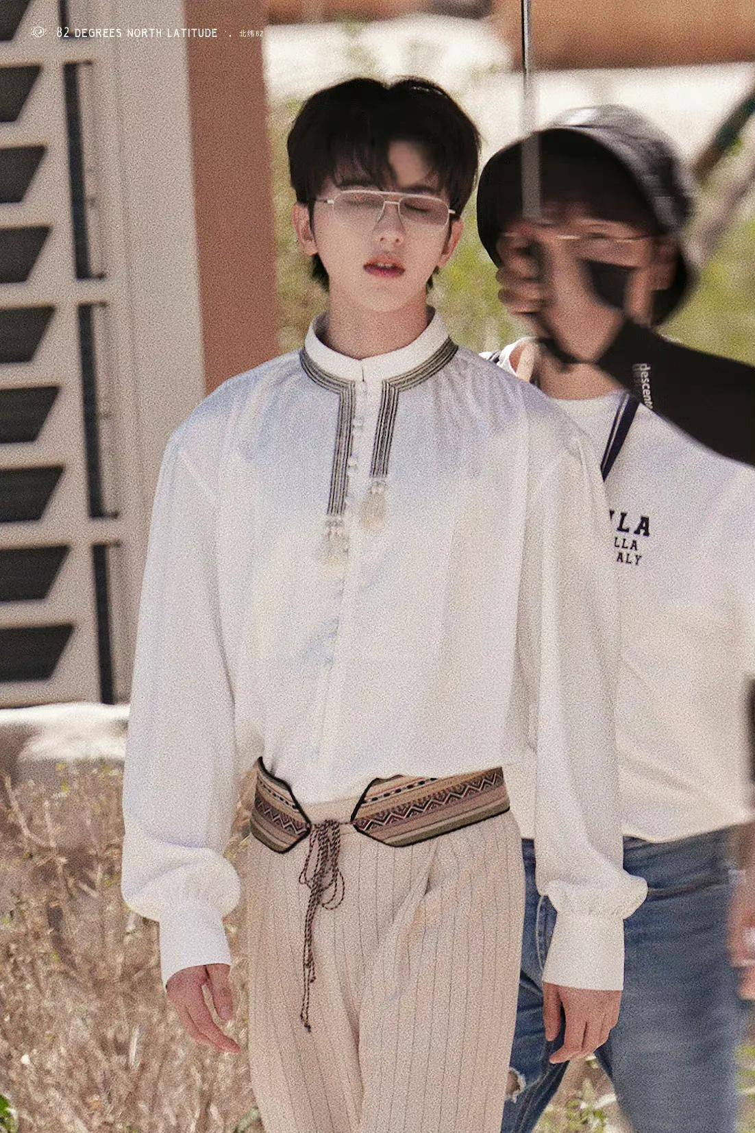 《奔跑吧》直播截图之蔡徐坤和跑男新疆路透来啦