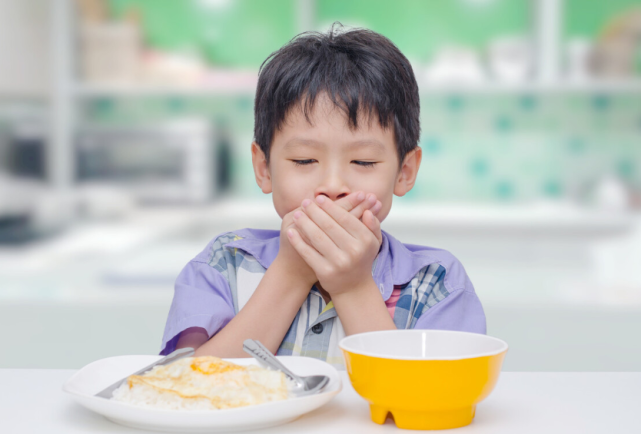 小儿百病，积食为先！儿科医生：平日做好3件事，健脾消食还长个