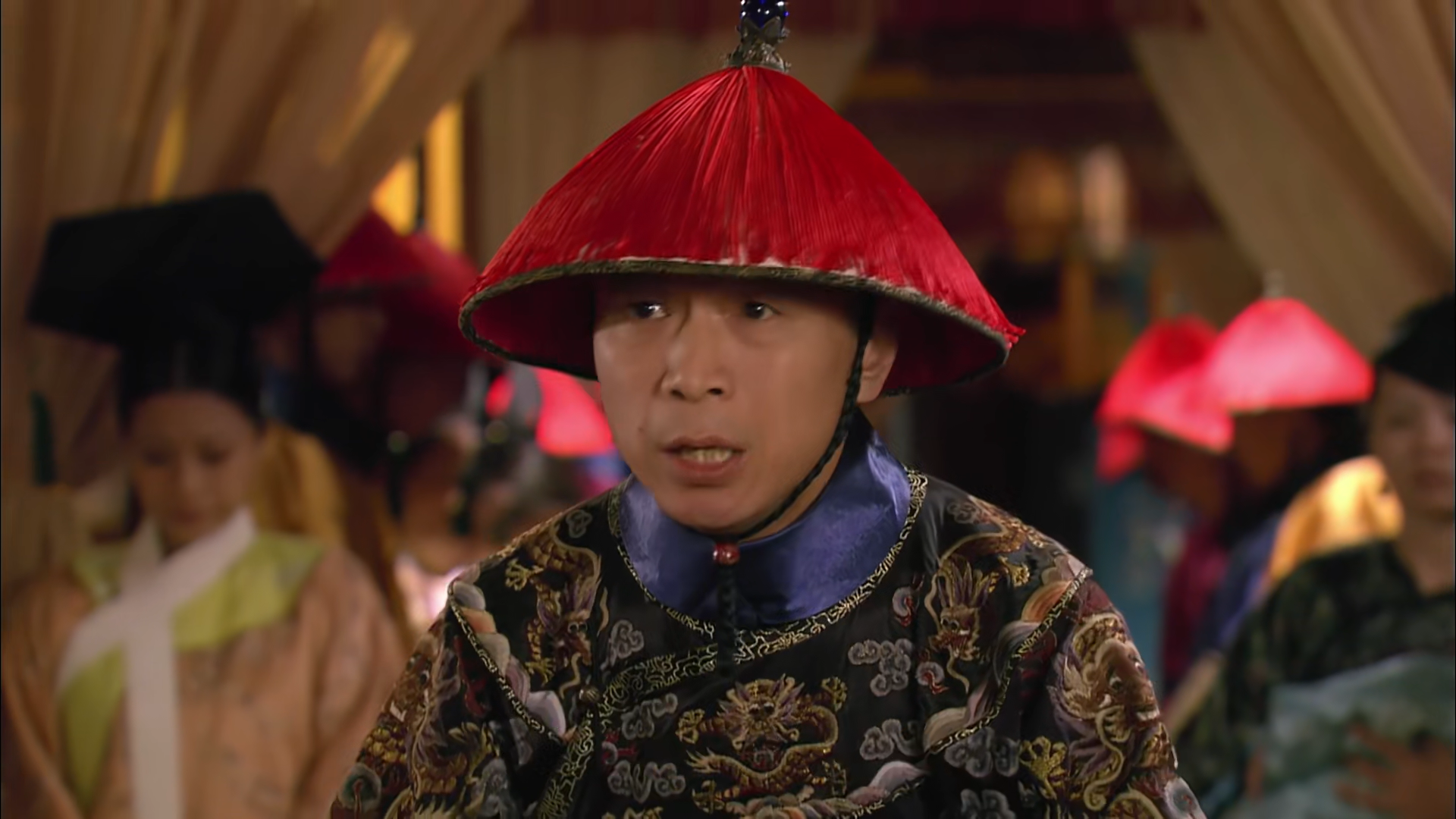 就比如《如懿传》中的进忠公公,他在原著里就因为没噶干净,成功和魏