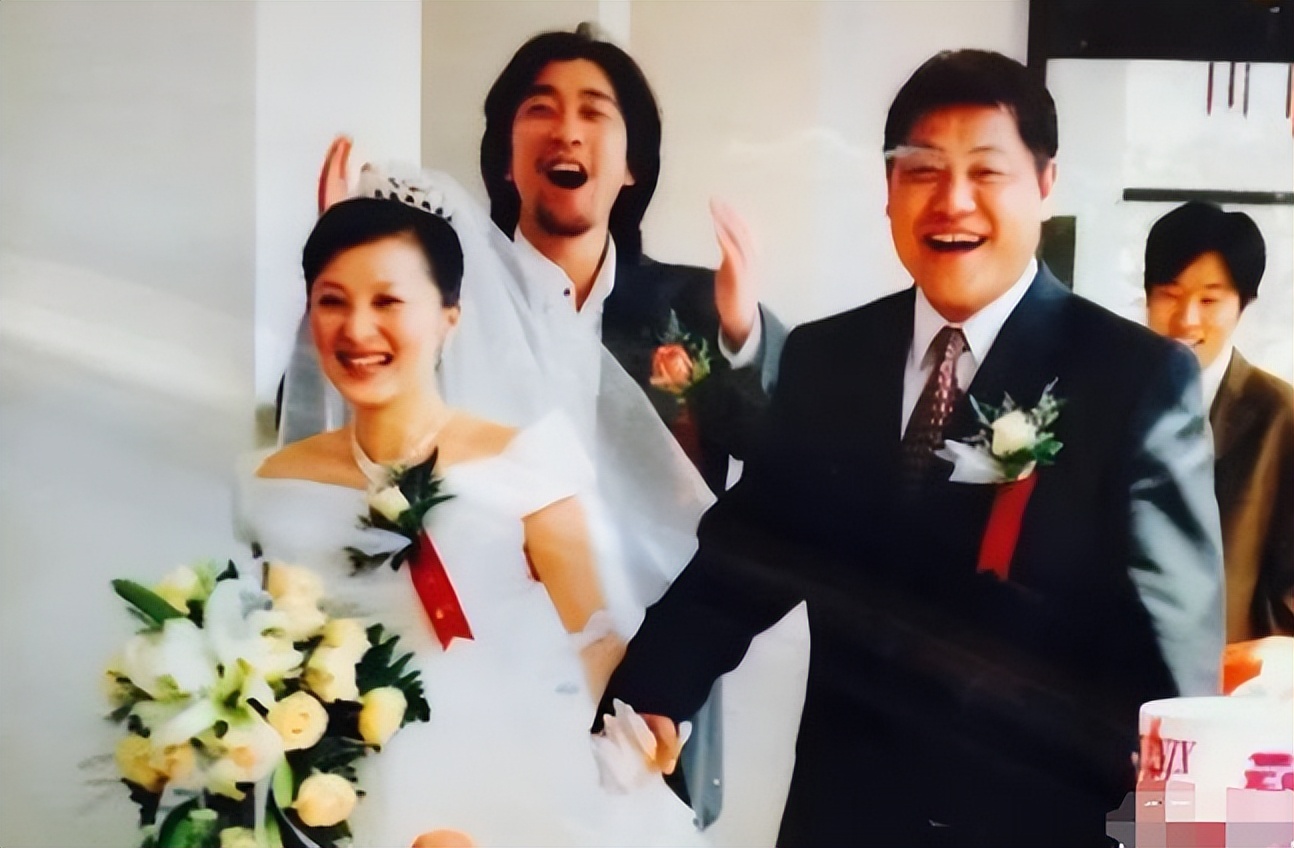 演员徐露:巅峰时隐退,嫁大7岁老公,47岁和18岁女儿似姐妹