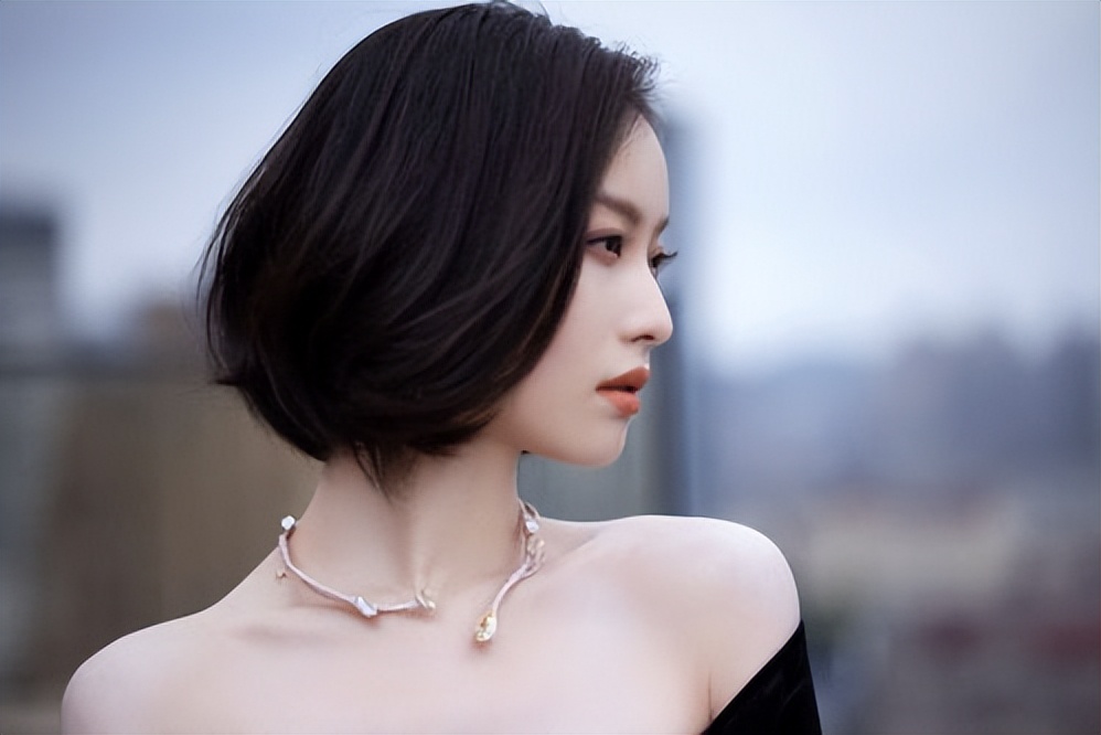 颜值不足脖子凑！这8位女星的天鹅颈太优越，气质一下就出来了