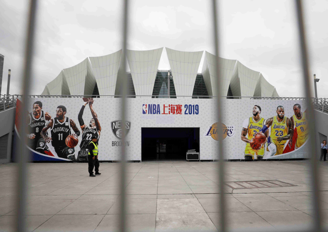 最近为什么nba都来中国了(吃饭还砸锅？NBA欲重返中国市场，但提出个条件，将捍卫言论自由)