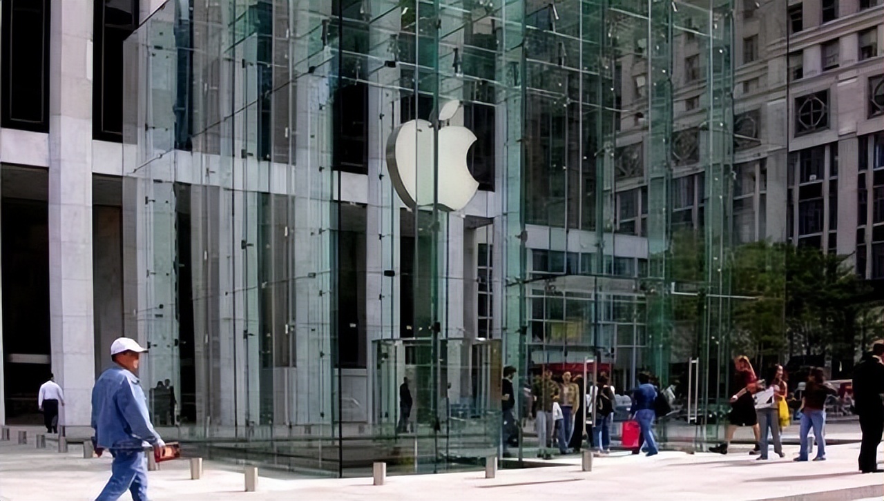 苹果8个代工厂搬家印度，库克笑到合不拢嘴，谁也没想到这么快