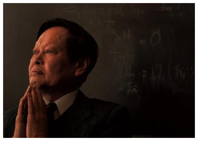 翁帆杨振宁喜得千金？二人的举动说明现状，为何杨振宁被骂？