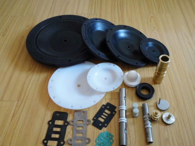 气动隔膜泵配件主要有:隔膜片,密封球,密封座,助动轴密封圈,助动滑块