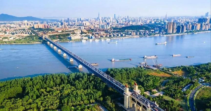 来金陵城，观长江波澜，枕九乡水脉，与南京财经大学共奋进