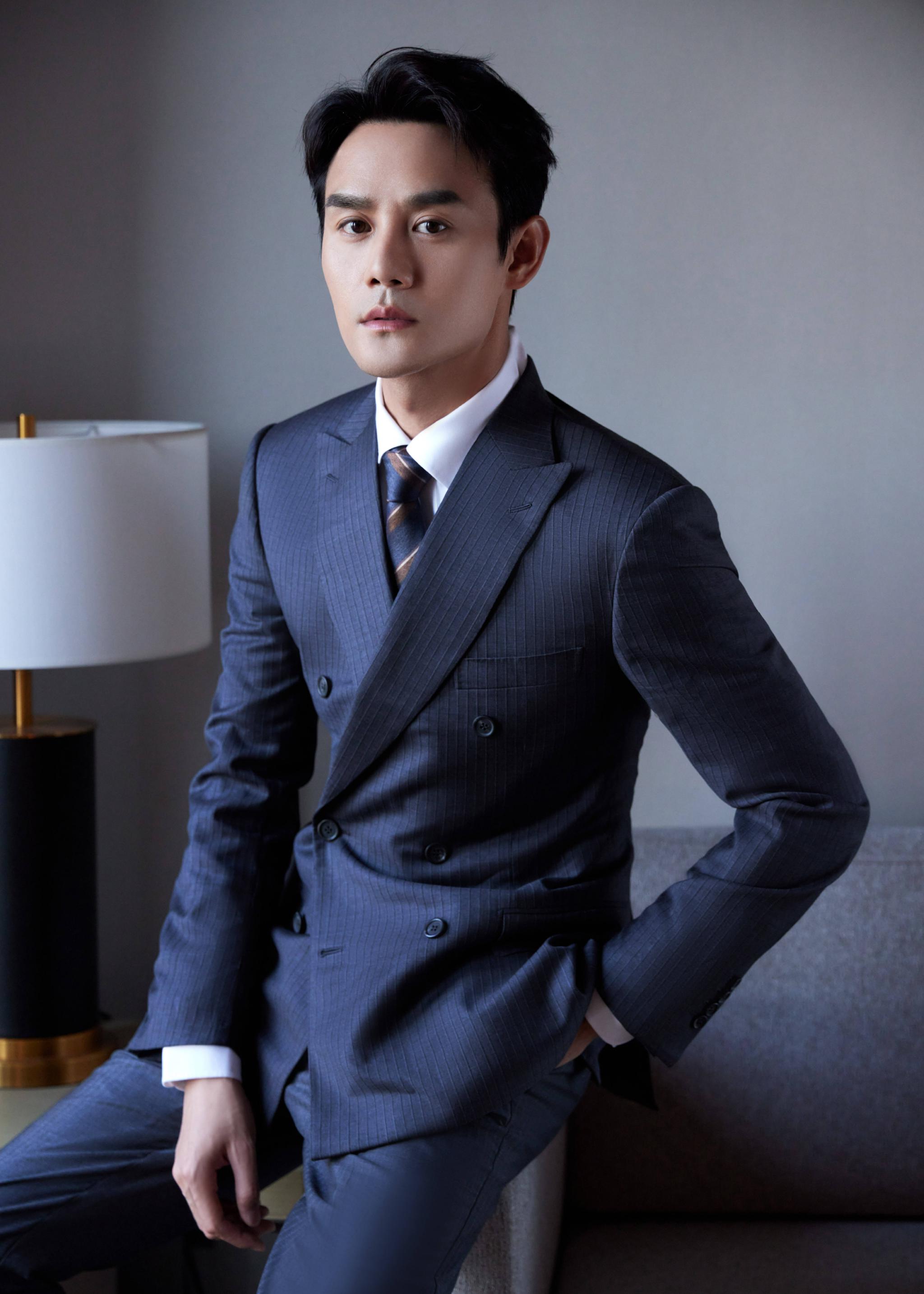 不拍戏就"消失",41岁的王凯,已经走上男演员的另一条大路