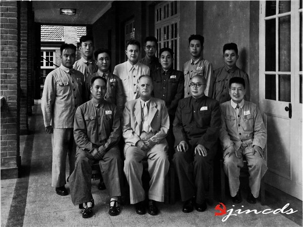 1950年，刘忠正要入朝却被中央叫停，刘伯承：刘忠同志该留给我