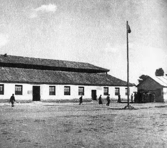 中国这所培养了2位诺贝尔奖得主，170多位院士的大学，只存在8年